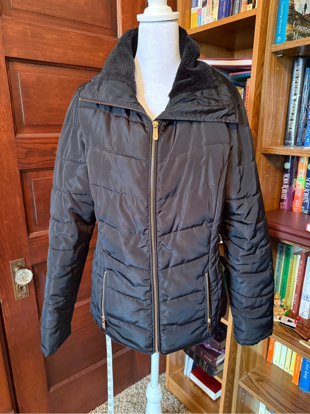 CI SONO Quilted Full Zip Up
Warm Jacket with Pockets Size L
Juniors Black